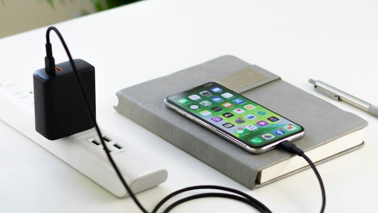 Melhores Carregadores Turbo: 7 modelos para carga rápida em 2025